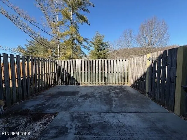 $1,600 | 3301 Trace Court, Knoxville, TN 37912