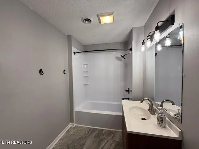 $1,600 | 3301 Trace Court, Knoxville, TN 37912