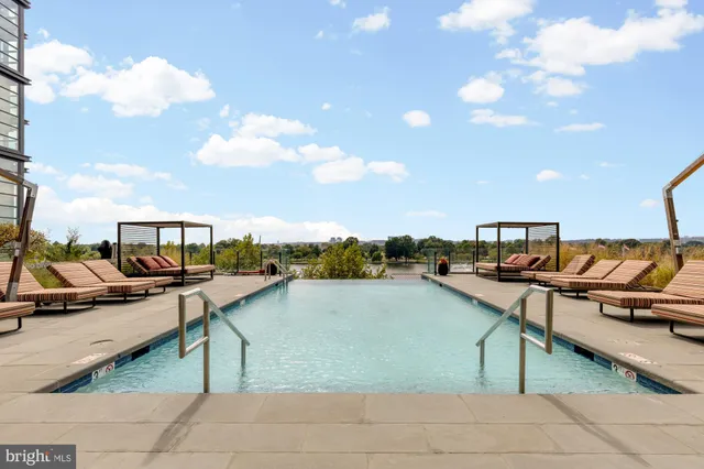 $4,000 | 45 Sutton Square Southwest, Unit 303, Washington, DC 20024