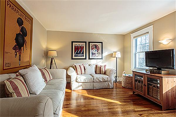 15 Beacon Street, Unit 15 Woburn, MA 01801 - Photo 2 of 19