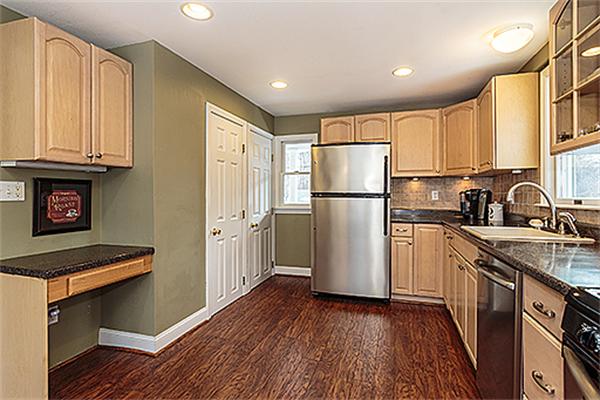 15 Beacon Street, Unit 15 Woburn, MA 01801 - Photo 5 of 19