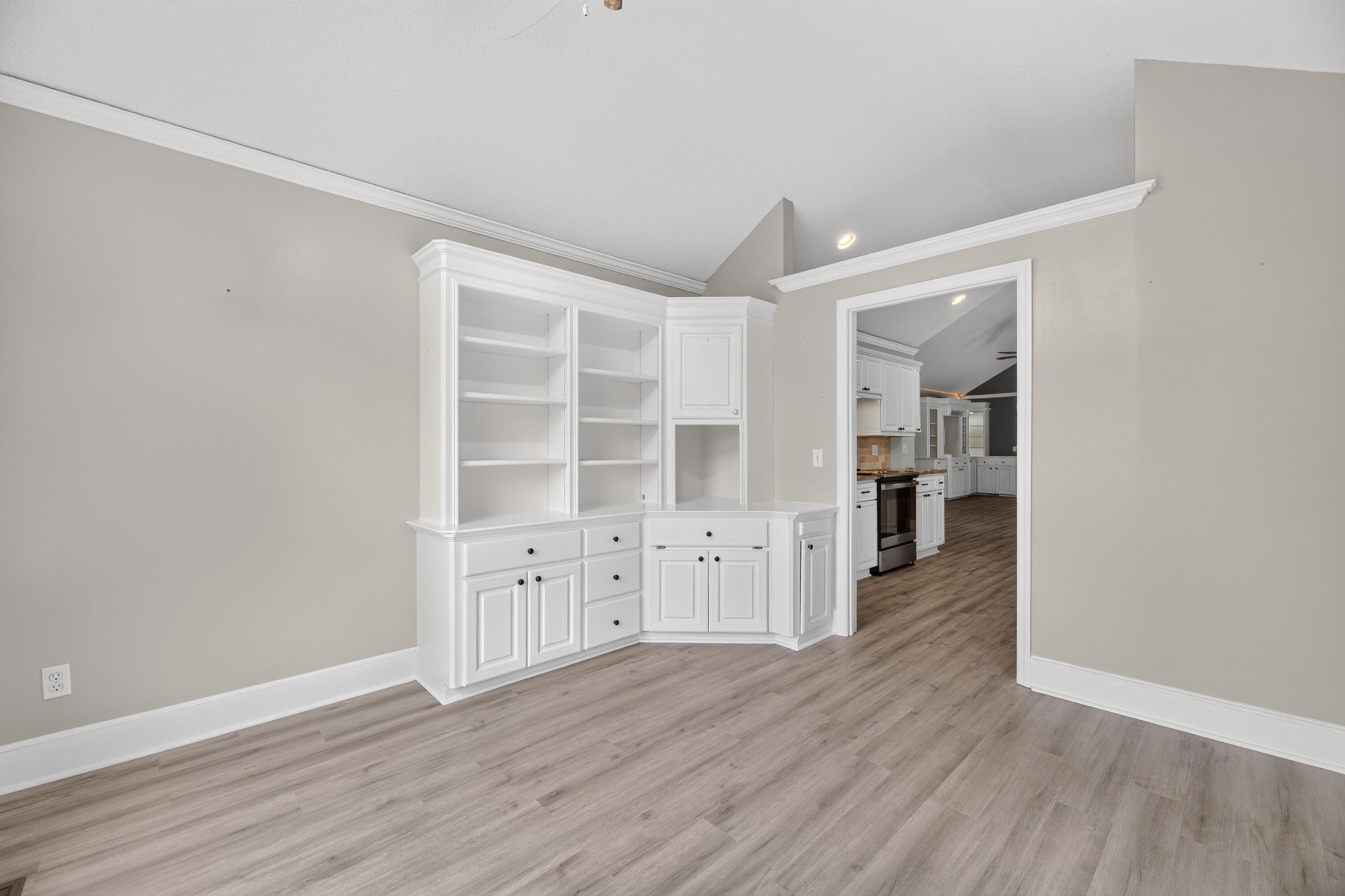 18 Ridge Lake Drive Manning, SC 29102 - Photo 27 of 78 BUILT-INS