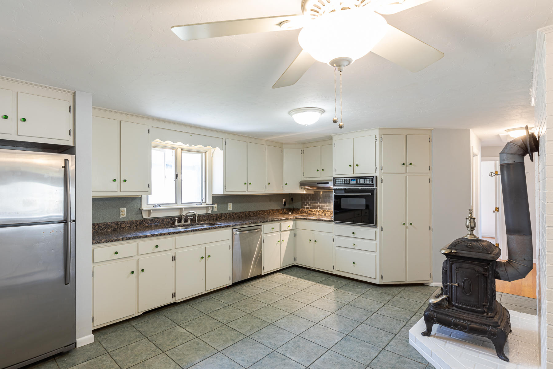 324 Cotuit Road Sandwich, MA 02563 - Photo 6 of 33 324CotuitRdSandwich-2334