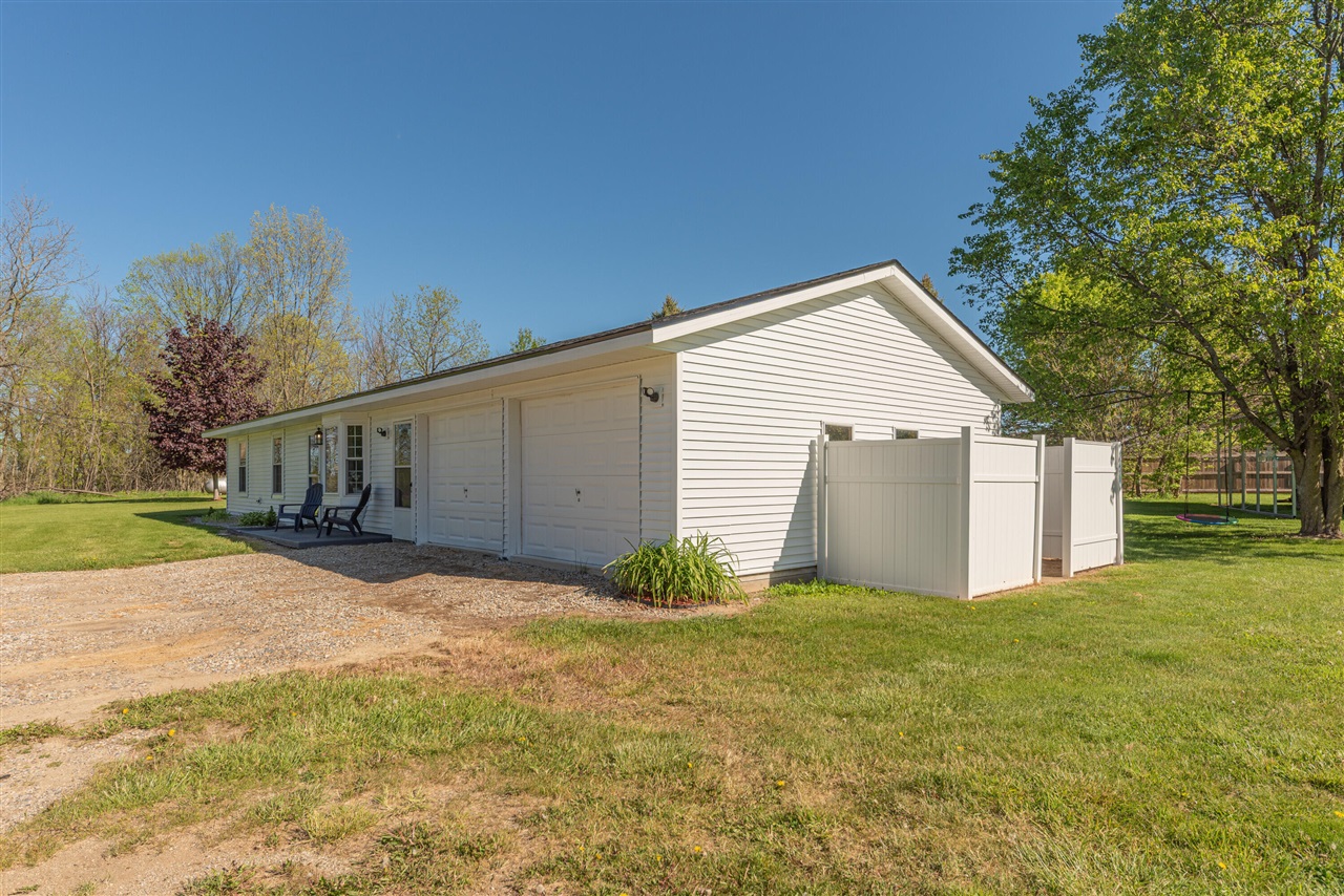 12199 North Meridian Road Pleasant Lake, MI 49272 - Photo 9 of 48