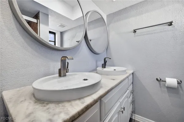 $1,499 | 1303 Southwest 16th Terrace, Unit 101, Cape Coral, FL 33991