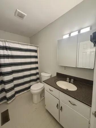 $1,300 | 2206 Country Club Lane, Unit B, Columbia, TN 38401