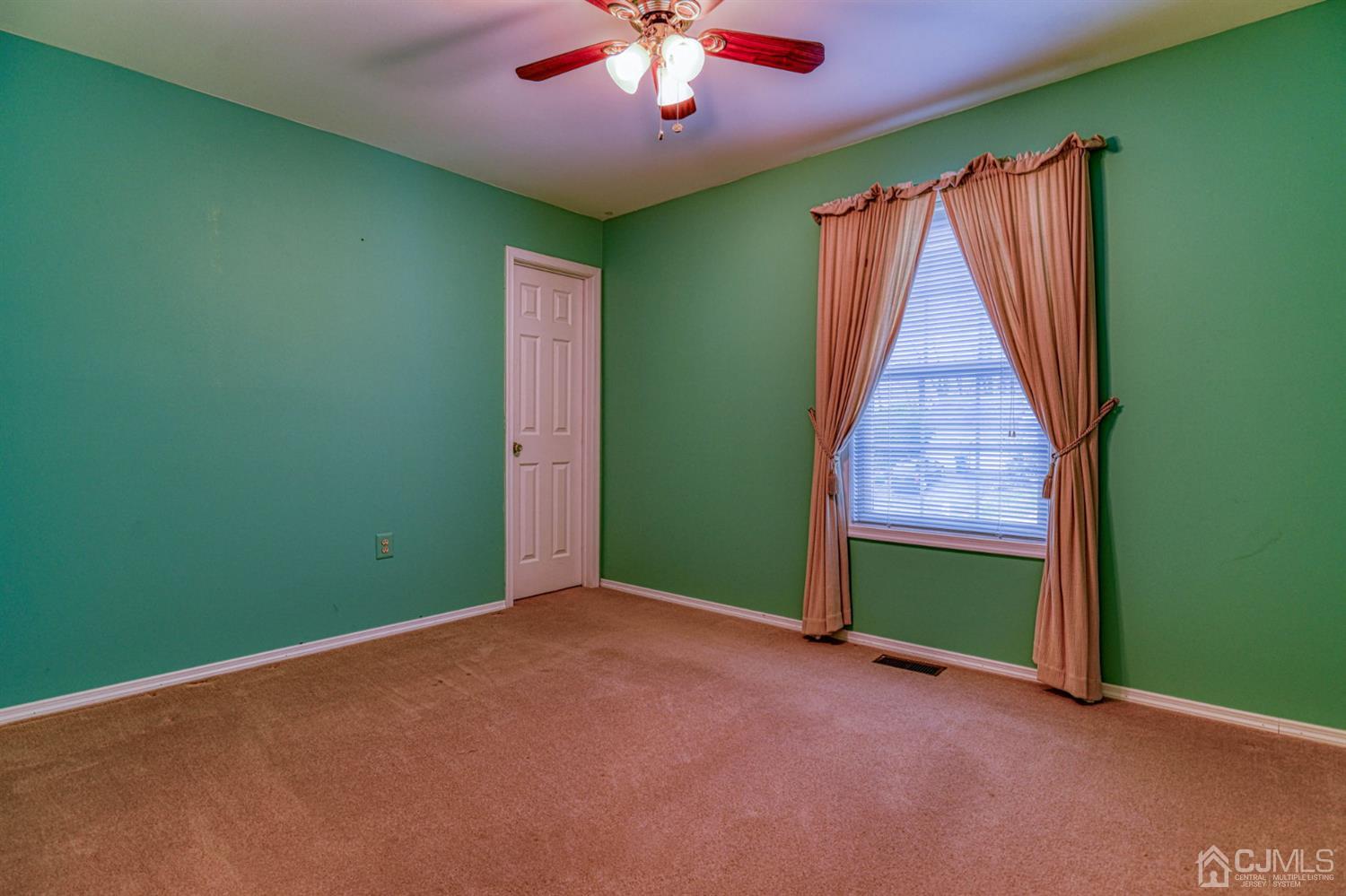 43 Pinecrest Road Somerset, NJ 08873 - Photo 25 of 34 a view of empty room with a green walls