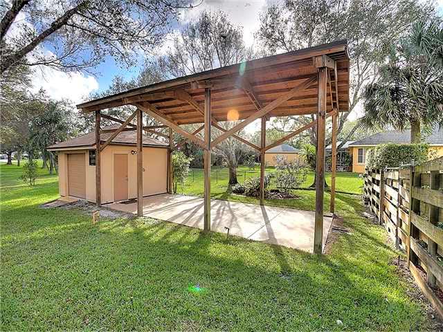 2090 Southwest Hackman Terrace Stuart, FL 34997 - Photo 14 of 18 Gallery Image 14