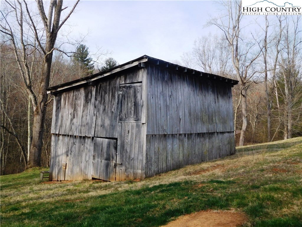 462 Halsey Knob Road Sparta, NC 28675 - Photo 5 of 23 Gallery Image 5