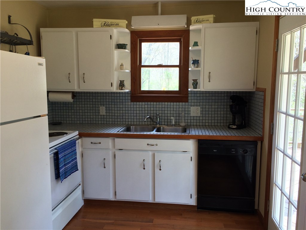 462 Halsey Knob Road Sparta, NC 28675 - Photo 7 of 23 Gallery Image 7
