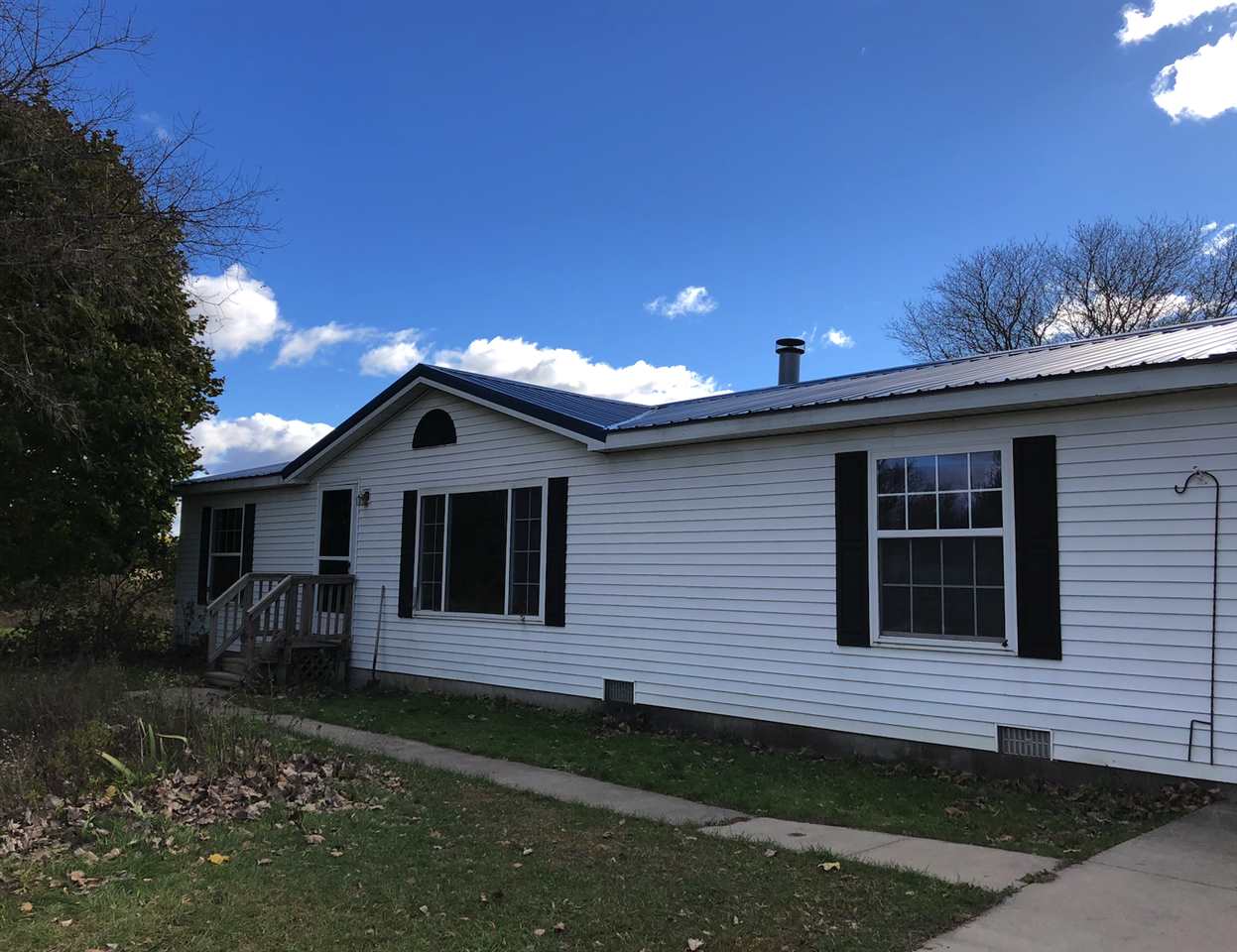 9555 South Crawford Road Shepherd, MI 48883 - Photo 2 of 27 1850409-1.JPG