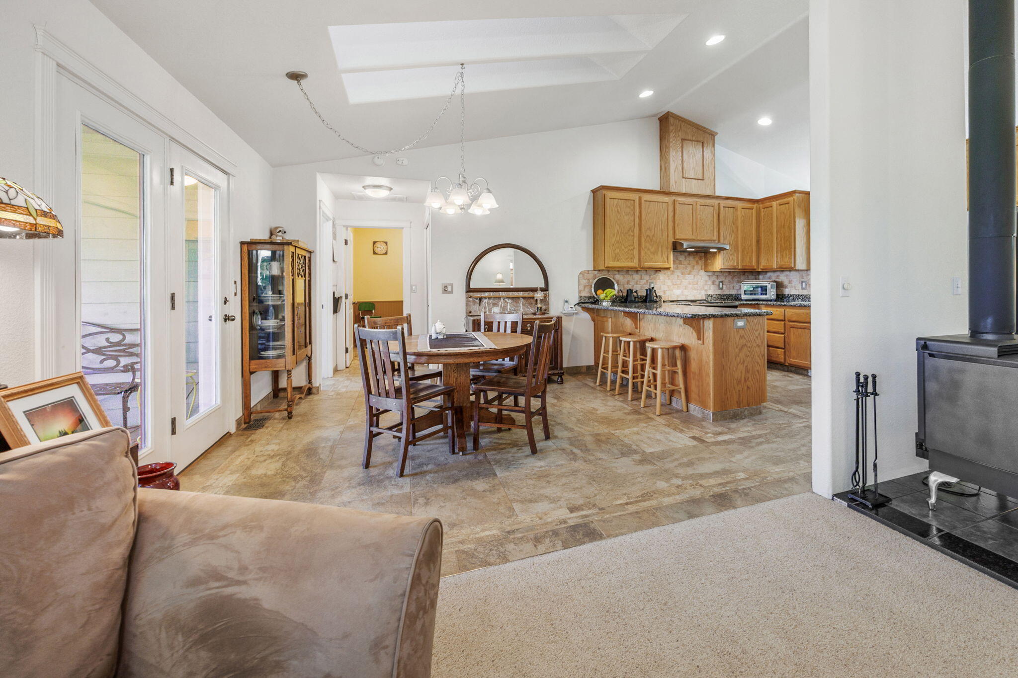 16445 Meadows Road White City, OR 97503 - Photo 9 of 42 ApxMR (4B)
