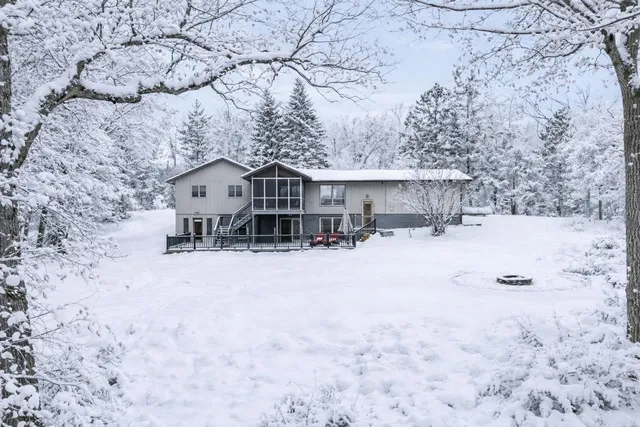 $690,000 | N5630 Thunderbird Road, Portage, WI 53901