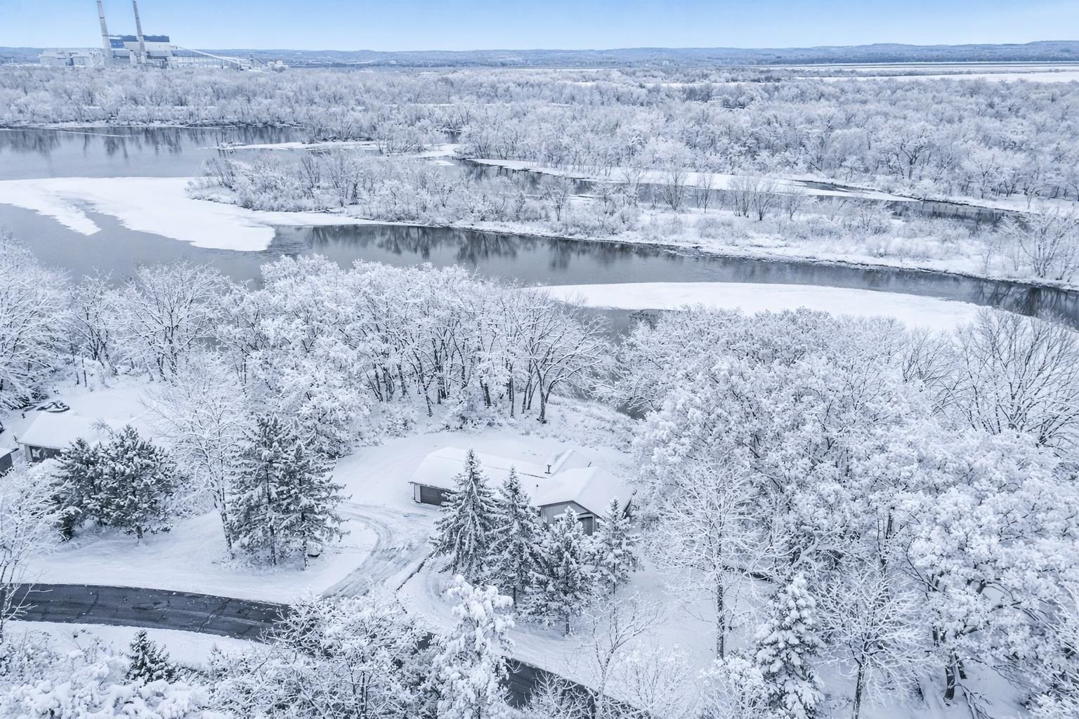 N5630 Thunderbird Road Portage, WI 53901 - Photo 2 of 27