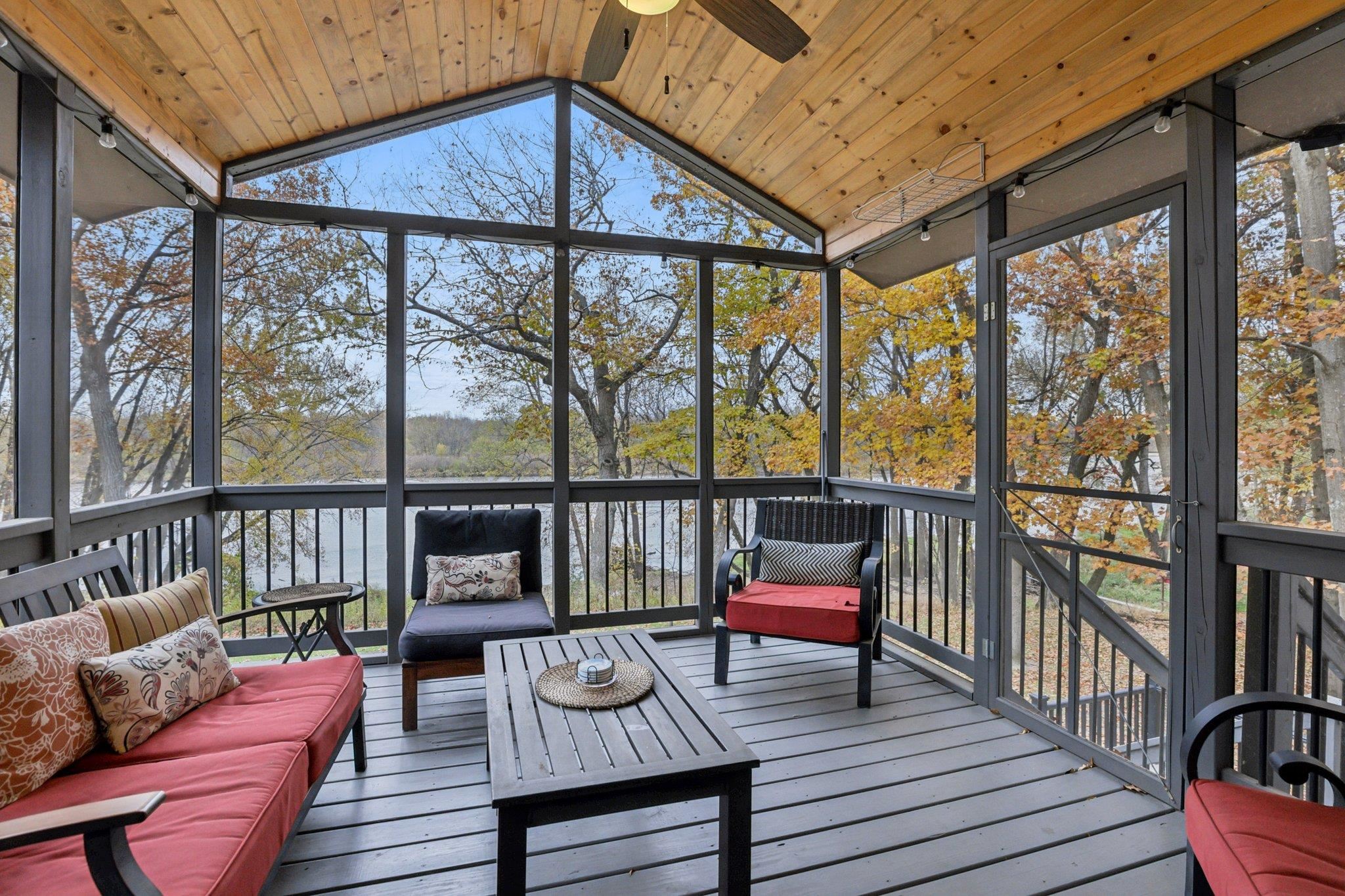 N5630 Thunderbird Road Portage, WI 53901 - Photo 7 of 27