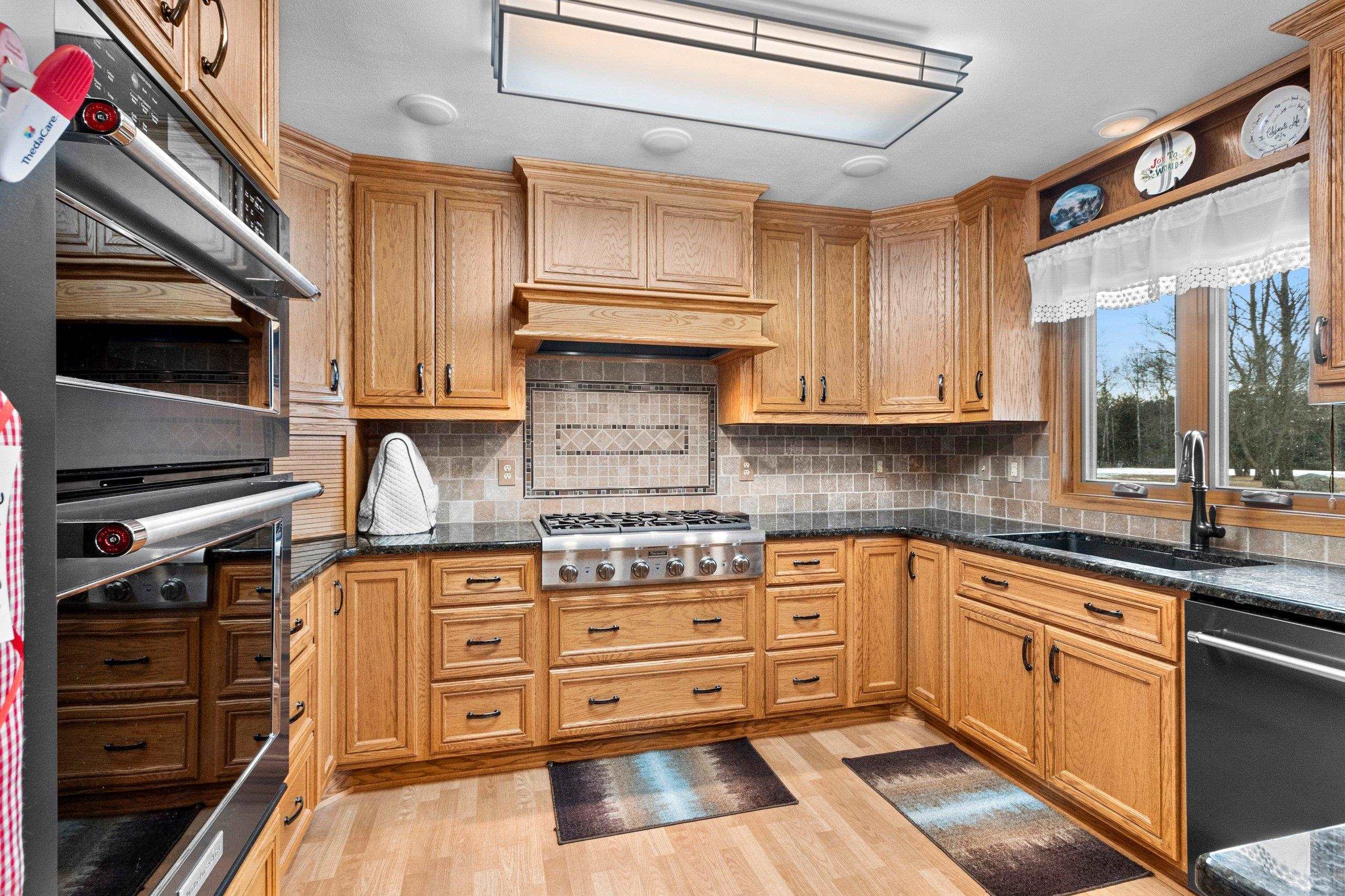 1007 Schabow Street Gresham, WI 54128 - Photo 25 of 90