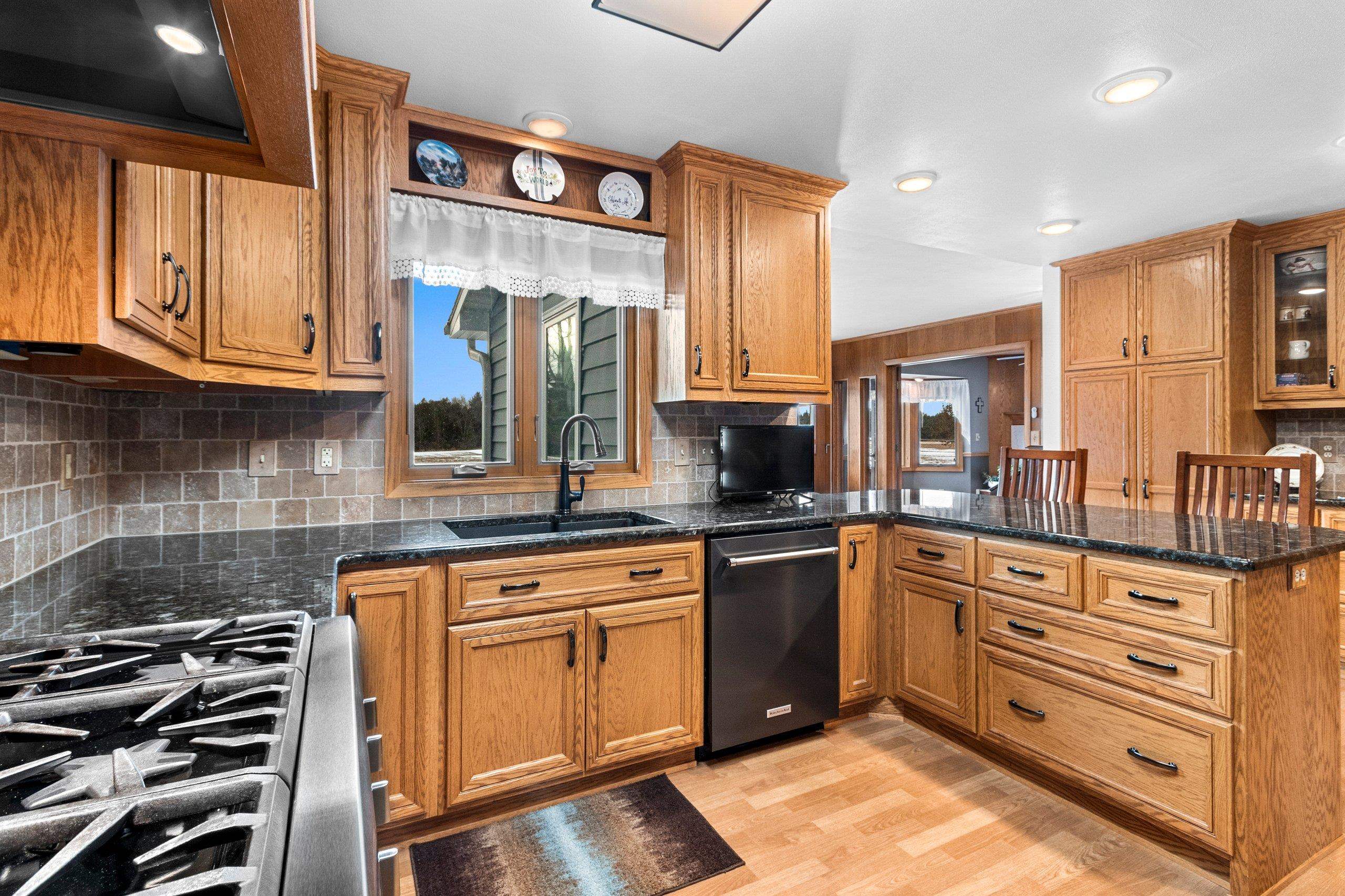 1007 Schabow Street Gresham, WI 54128 - Photo 27 of 90