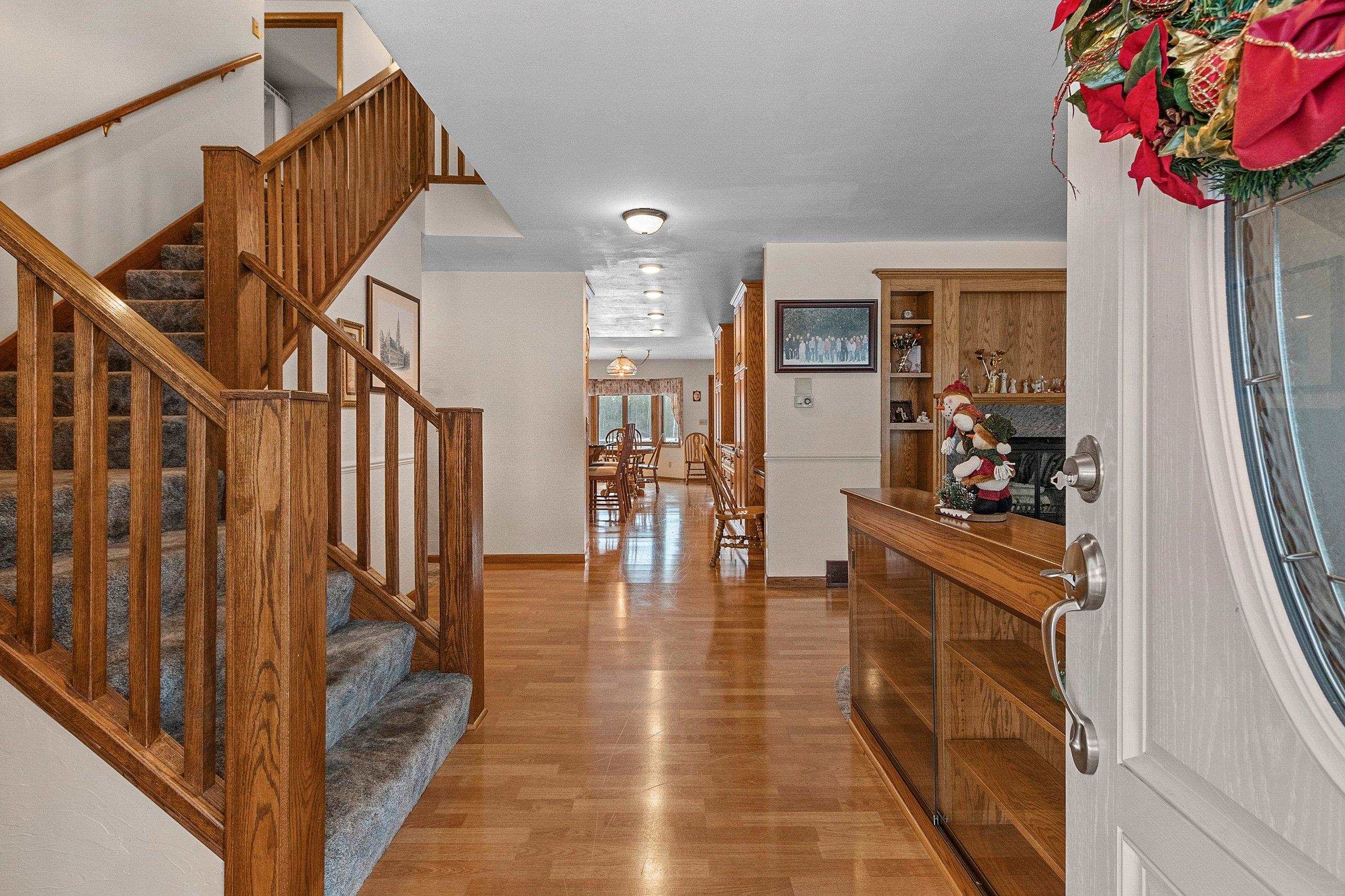 1007 Schabow Street Gresham, WI 54128 - Photo 3 of 90
