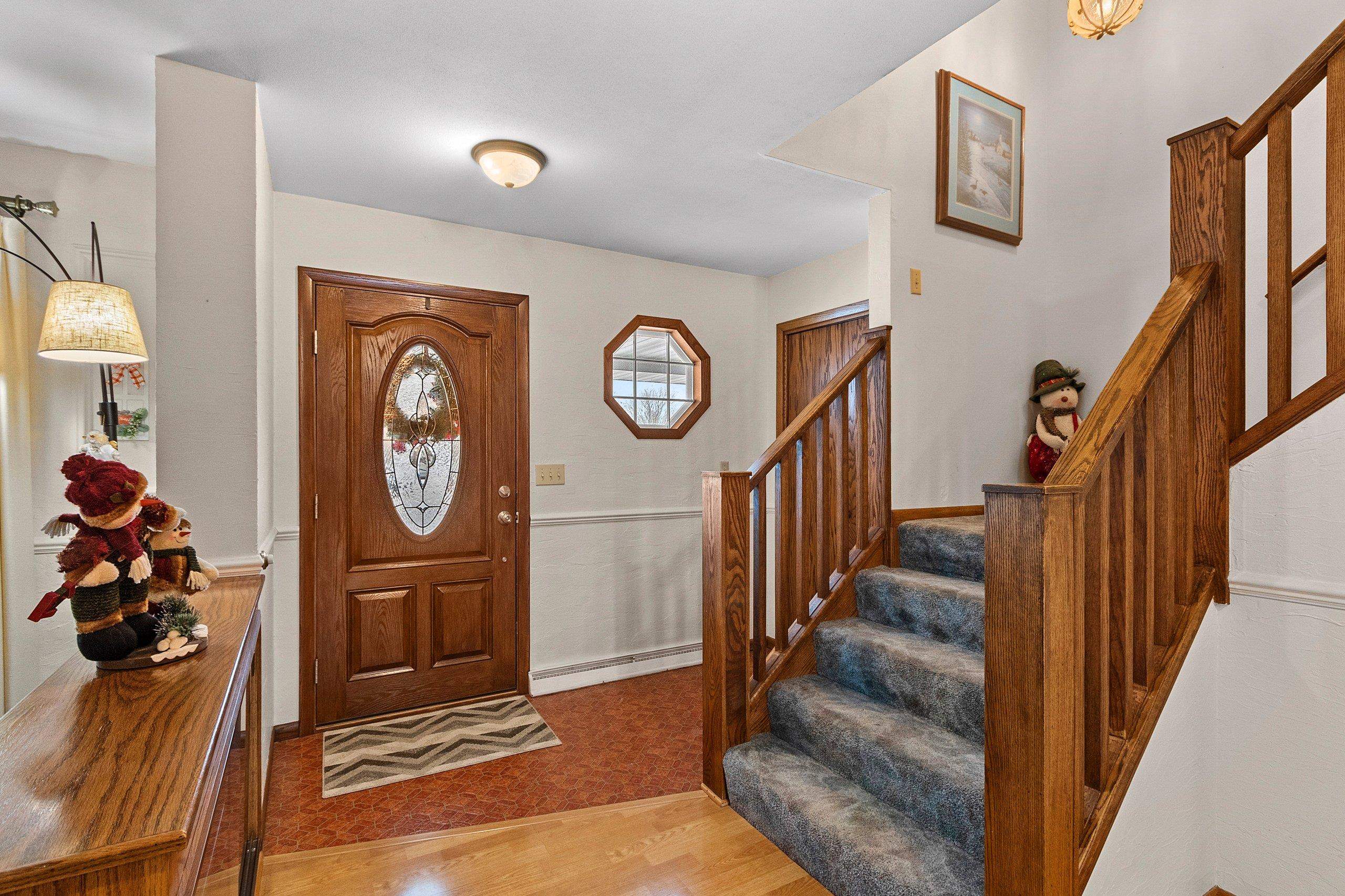 1007 Schabow Street Gresham, WI 54128 - Photo 4 of 90