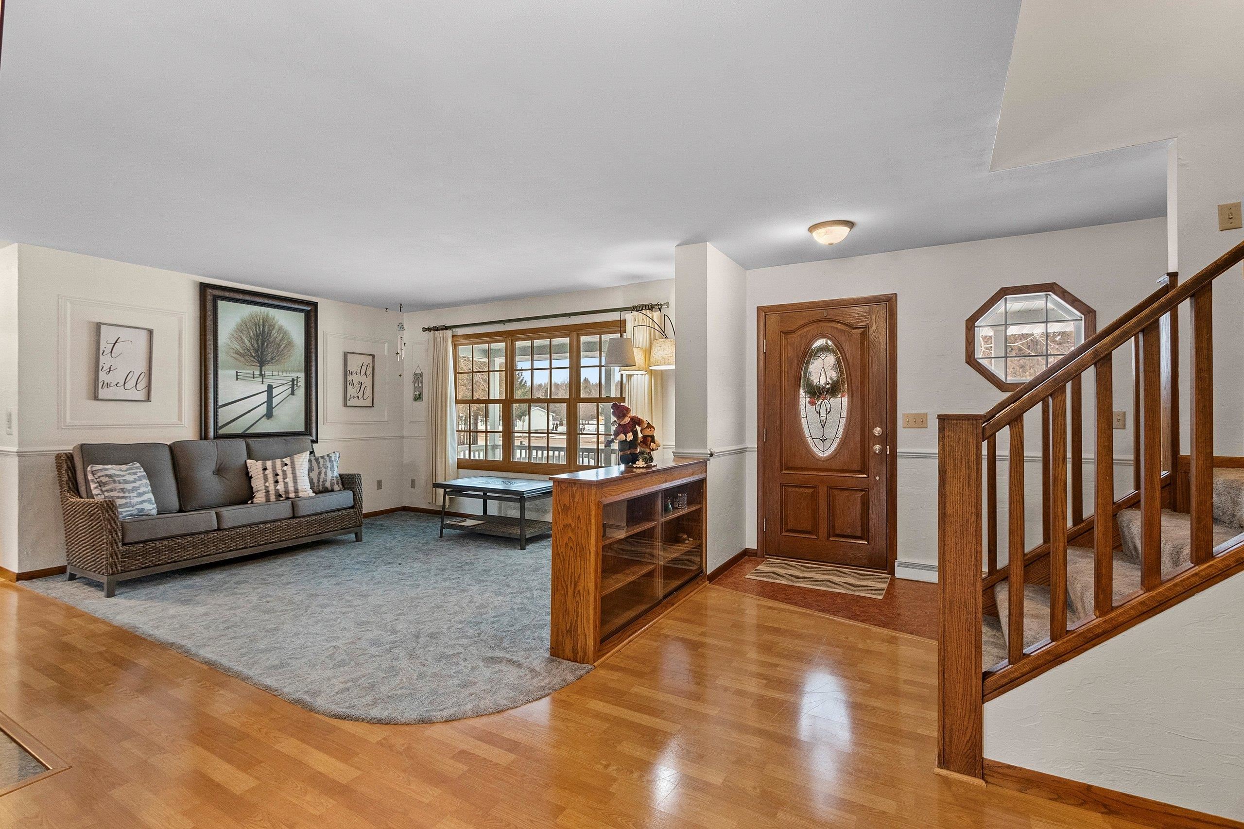 1007 Schabow Street Gresham, WI 54128 - Photo 5 of 90