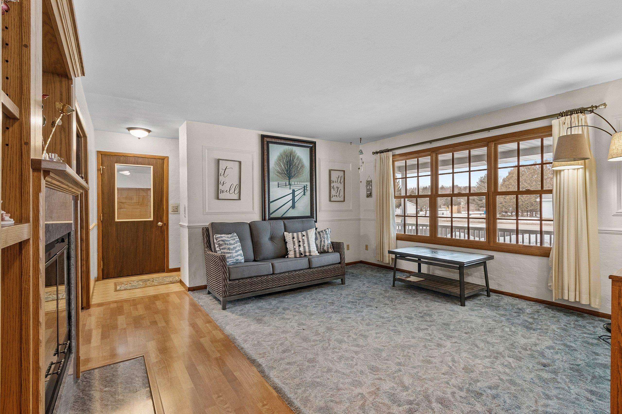 1007 Schabow Street Gresham, WI 54128 - Photo 6 of 90
