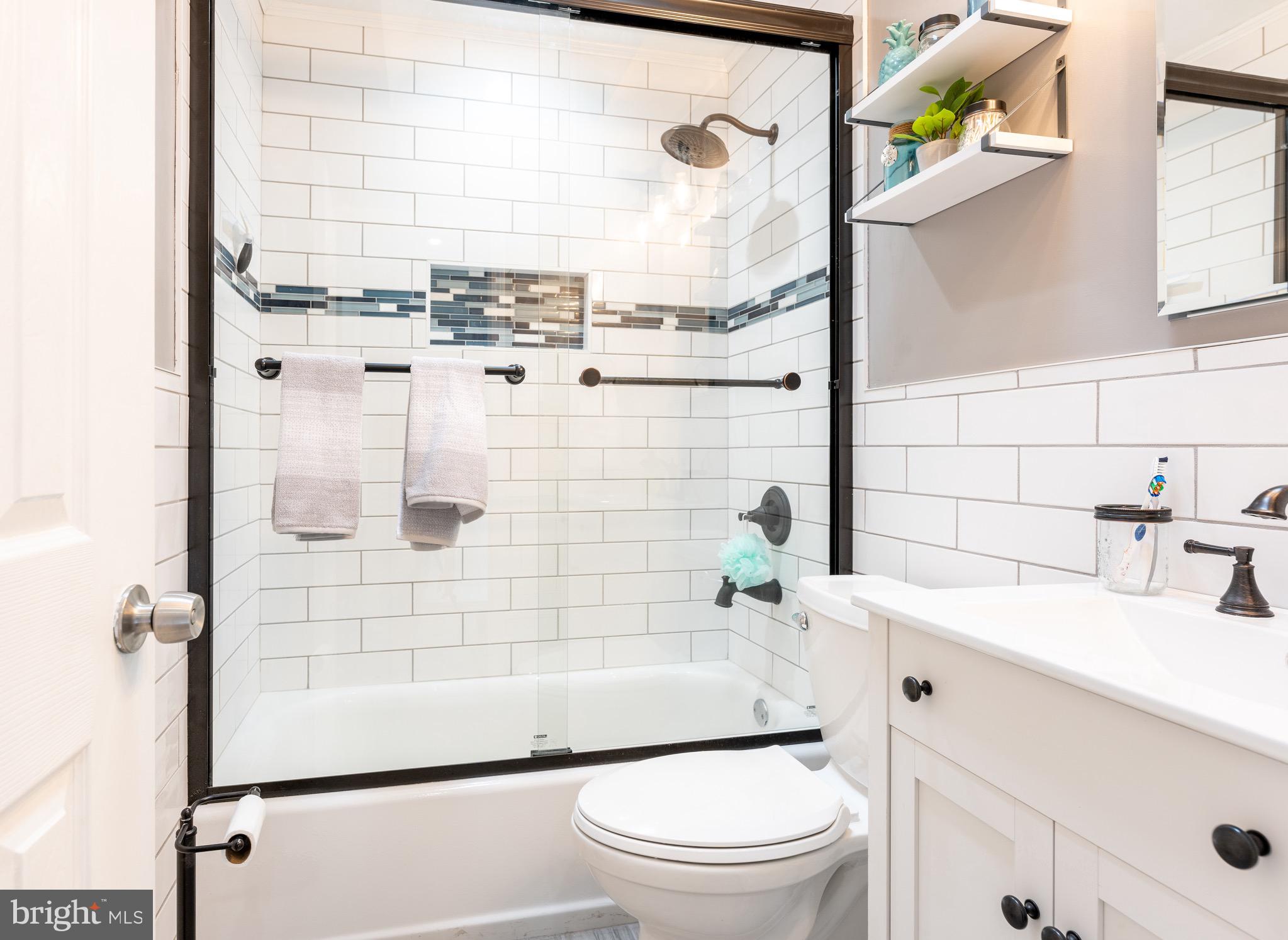 1031 Surrey Road Philadelphia, PA 19115 - Photo 11 of 22