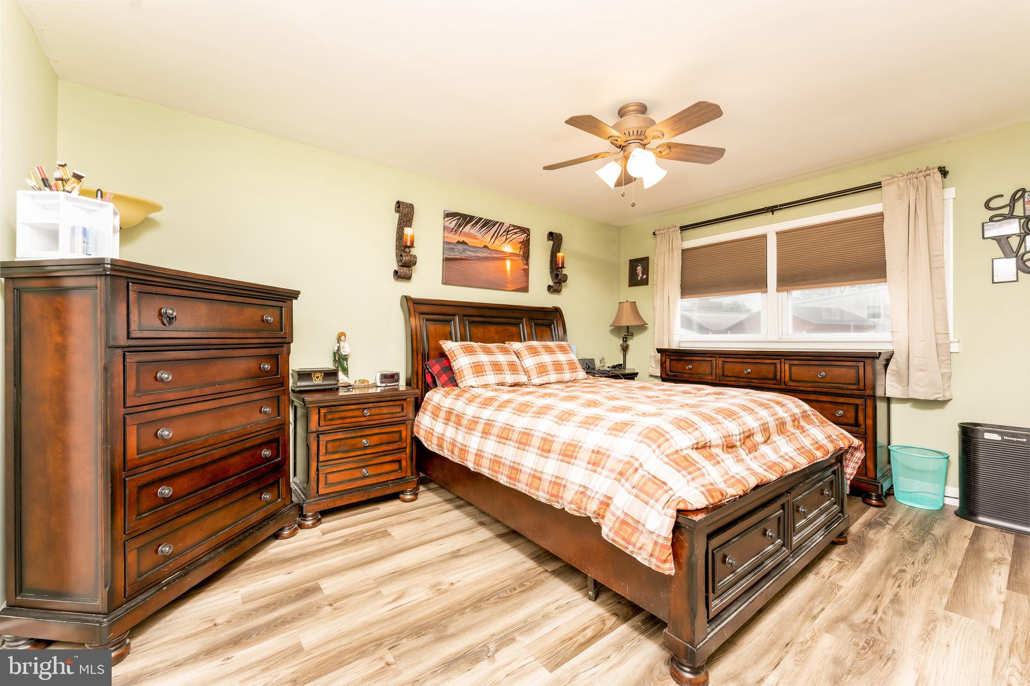 1031 Surrey Road Philadelphia, PA 19115 - Photo 12 of 22