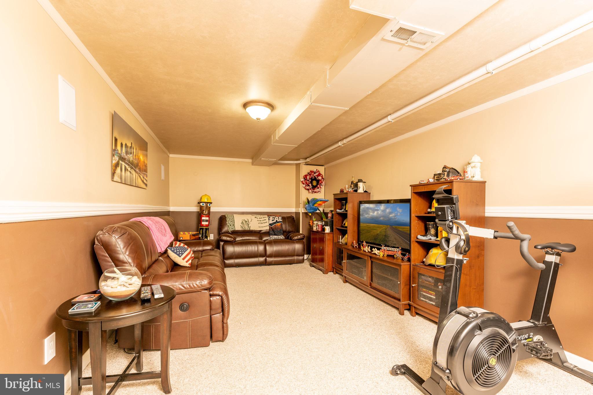 1031 Surrey Road Philadelphia, PA 19115 - Photo 18 of 22