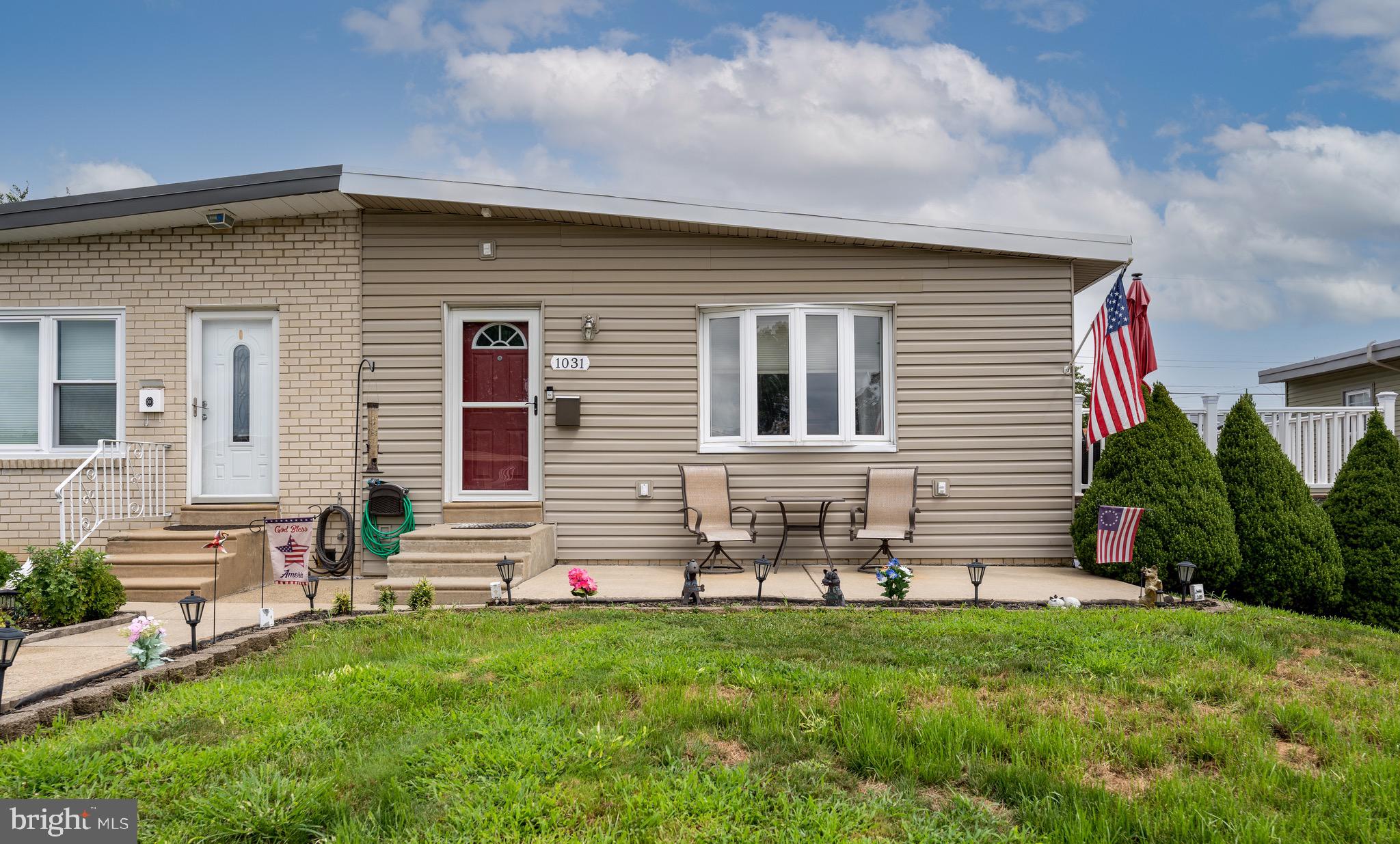 1031 Surrey Road Philadelphia, PA 19115 - Photo 3 of 22