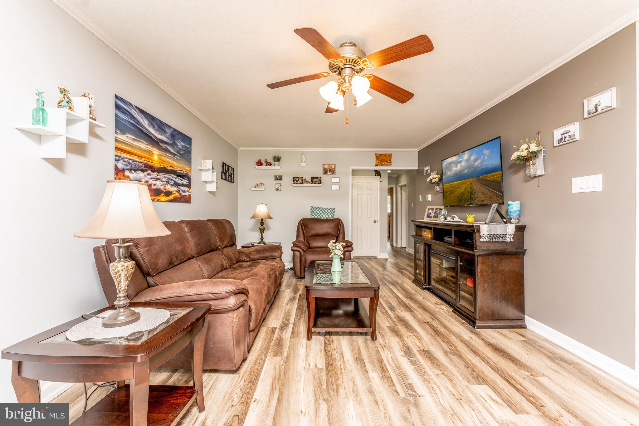 1031 Surrey Road Philadelphia, PA 19115 - Photo 6 of 22
