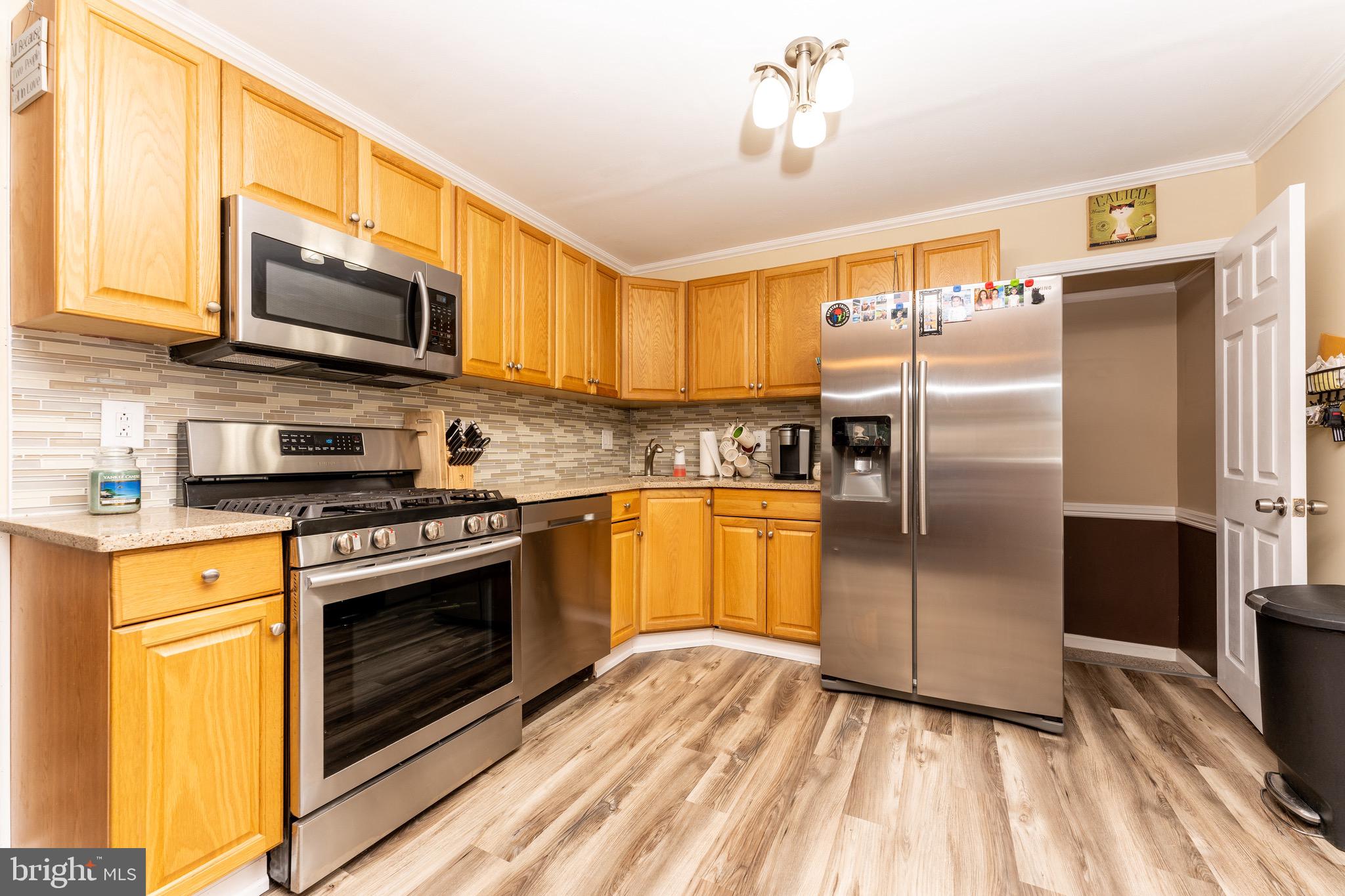 1031 Surrey Road Philadelphia, PA 19115 - Photo 10 of 22