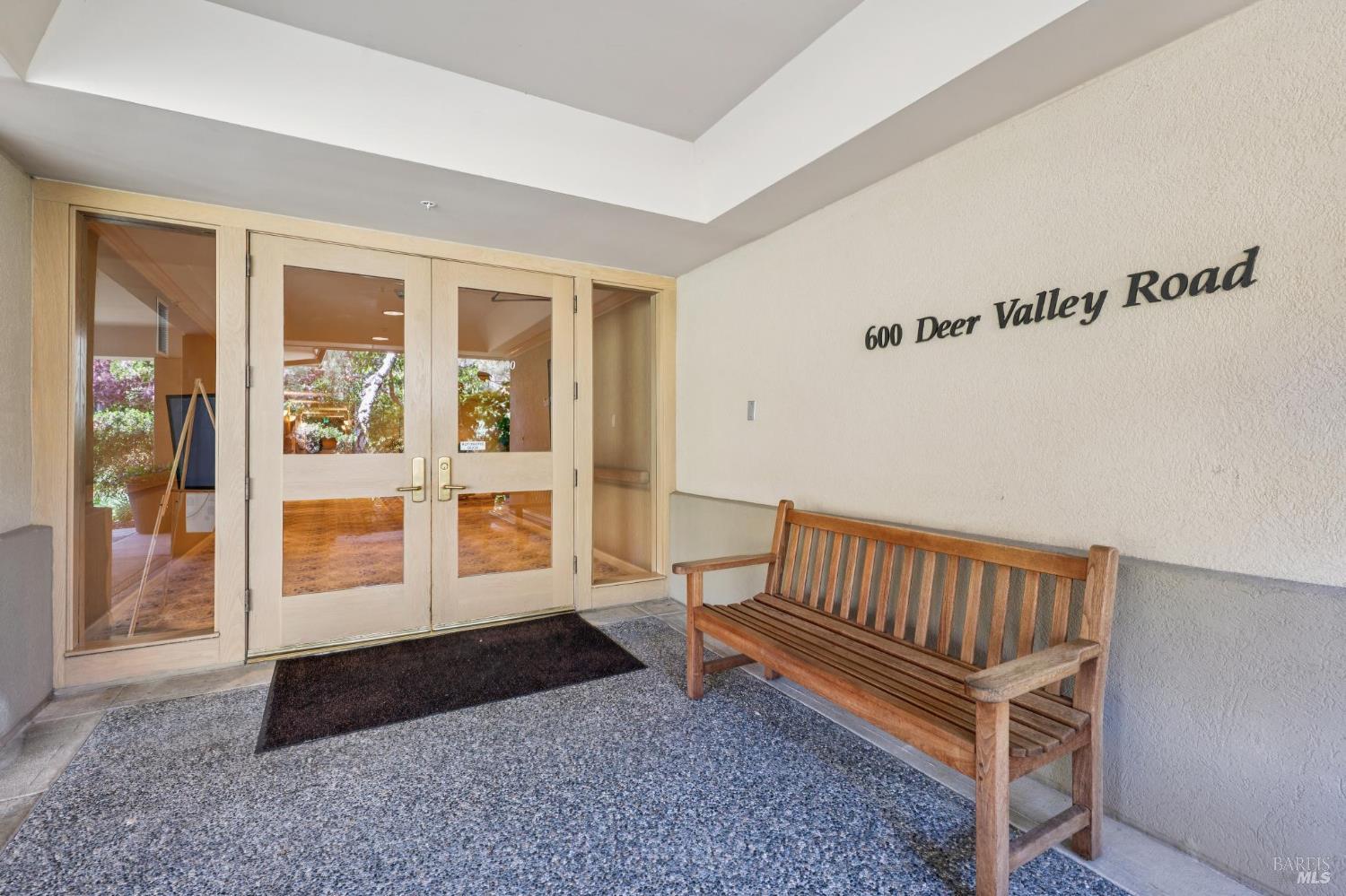 600 Deer Valley Road, Unit 1R San Rafael, CA 94903 - Photo 3 of 44
