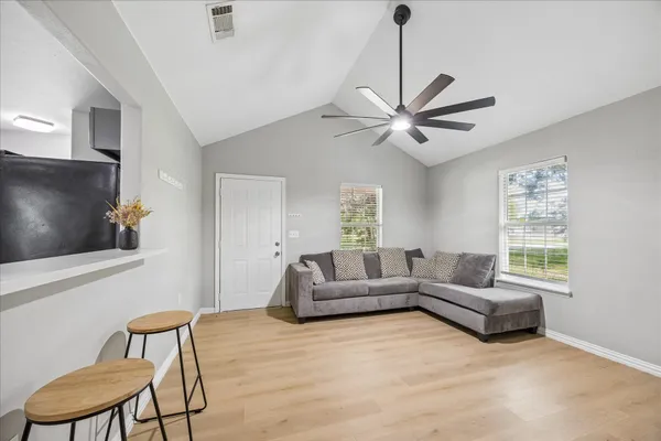 $215,000 | 539 Anderson Street, Sealy, TX 77474