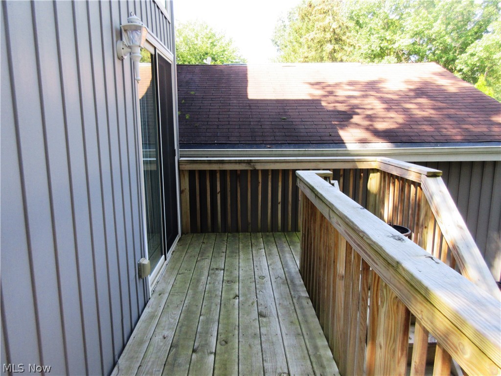 2412 Call Road, Unit 1A Stow, OH 44224 - Photo 31 of 34 Wrap around side deck from second door living room slider.