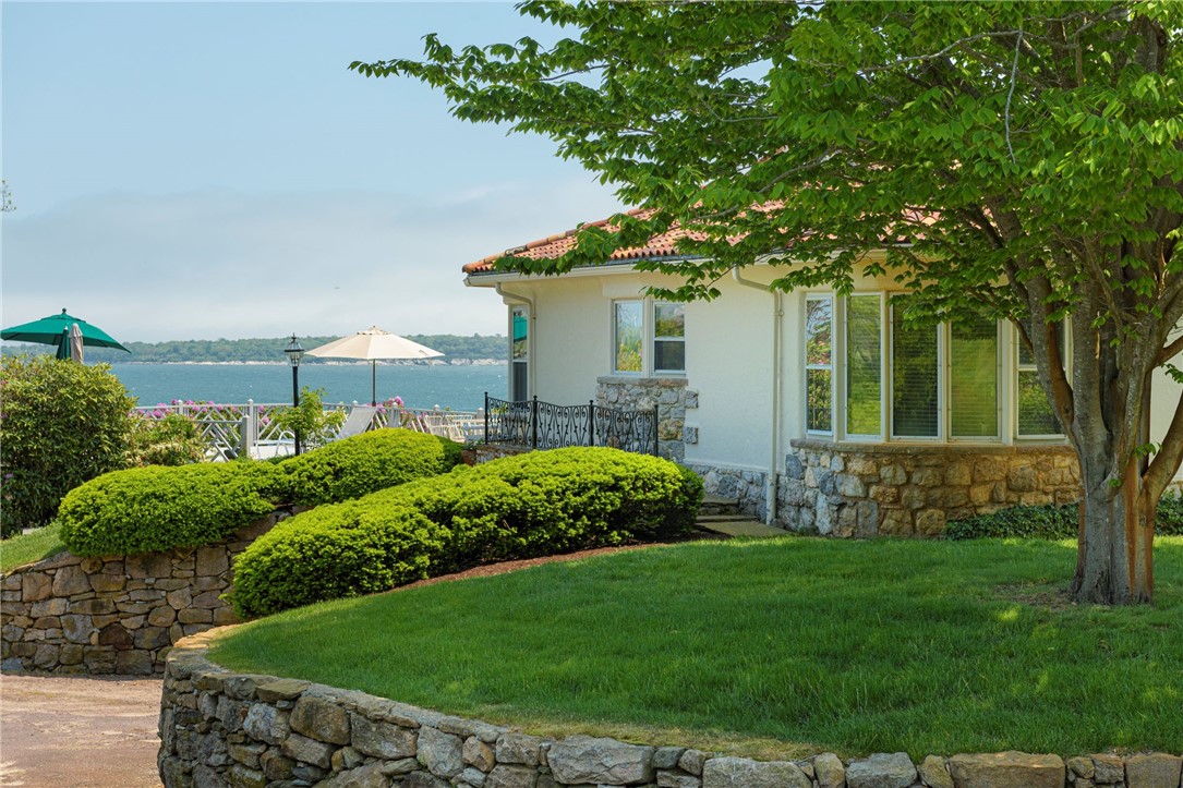 775 Boston Neck Road Narragansett, RI 02882 - Photo 11 of 47