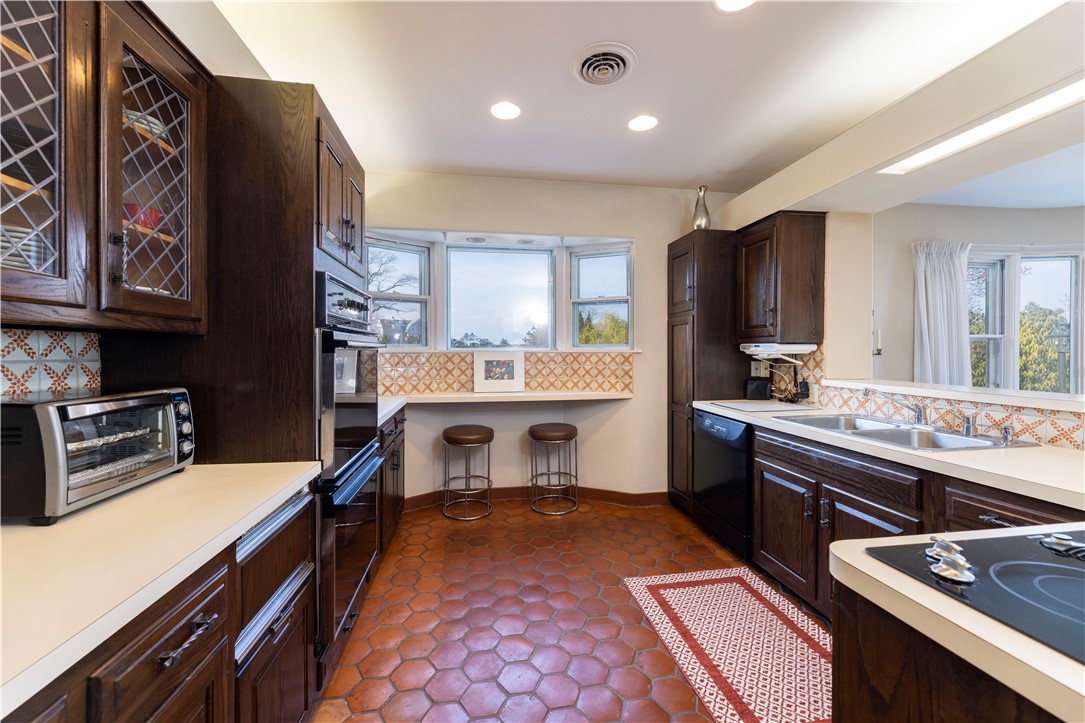 775 Boston Neck Road Narragansett, RI 02882 - Photo 31 of 47