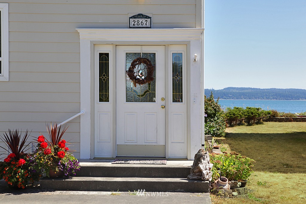 2867 North Bluff Road Greenbank, WA 98253 - Photo 2 of 25 Gallery Image 2