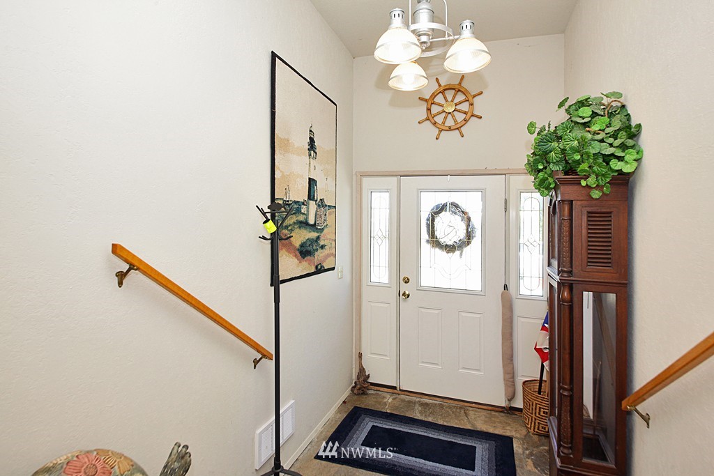 2867 North Bluff Road Greenbank, WA 98253 - Photo 3 of 25 Gallery Image 3