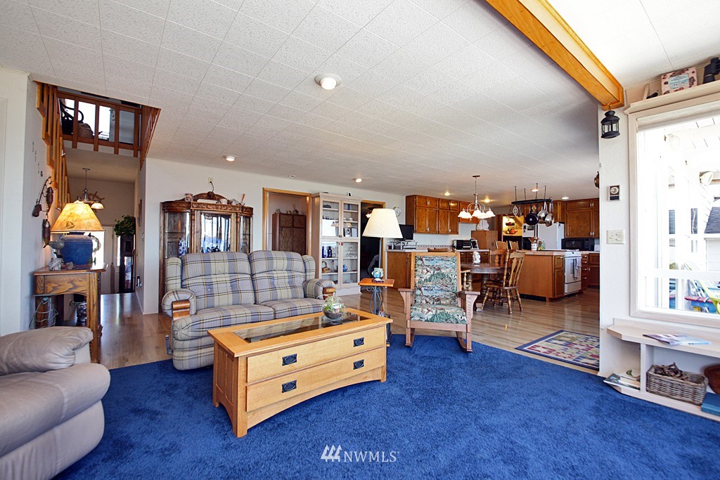 2867 North Bluff Road Greenbank, WA 98253 - Photo 5 of 25 Gallery Image 5