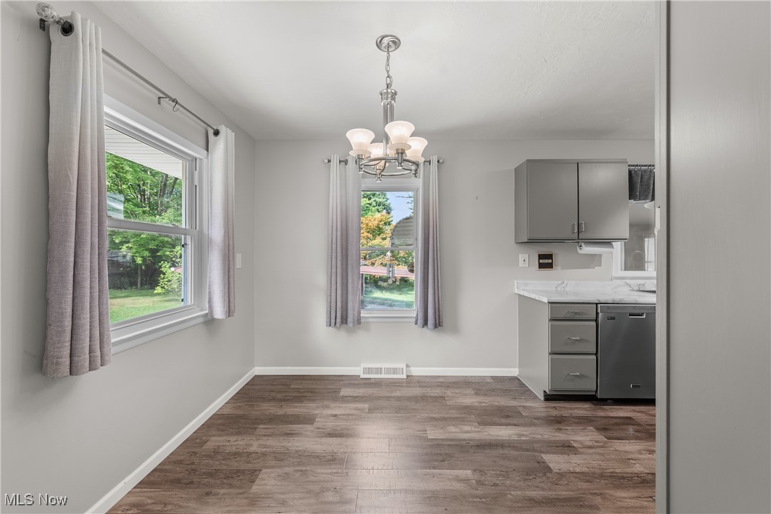 10570 Prospect Road Strongsville, OH 44149 - Photo 7 of 48