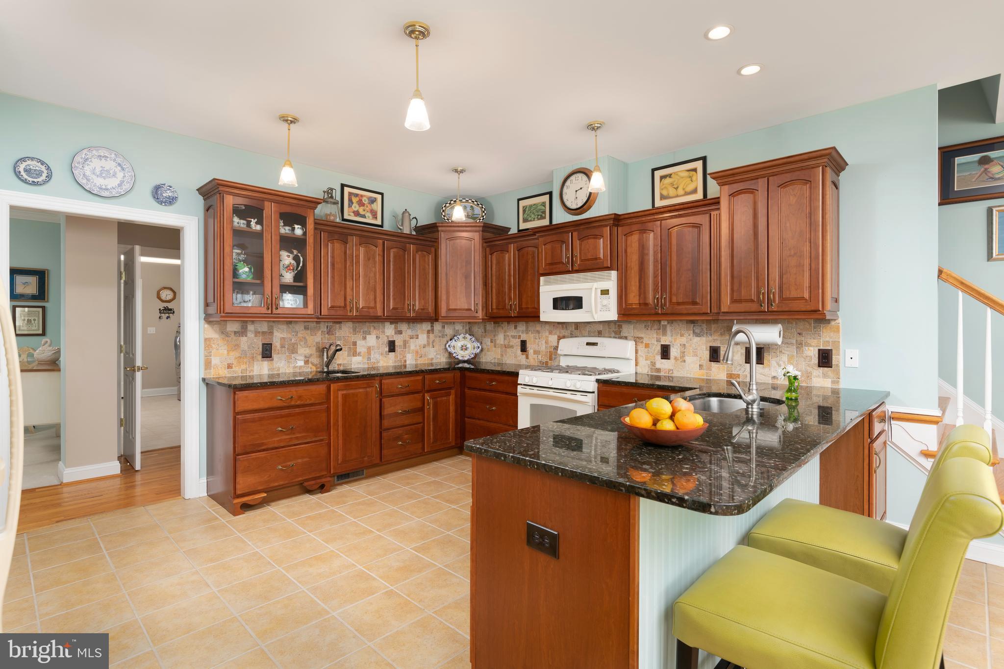3321 Roseland Road King George, VA 22485 - Photo 35 of 47 Kitchen with Breakfast Bar
