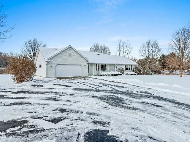 $499,900 | 3910 Monroe Road, De Pere, WI 54115