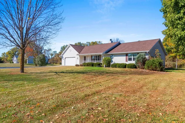 $499,900 | 3910 Monroe Road, De Pere, WI 54115