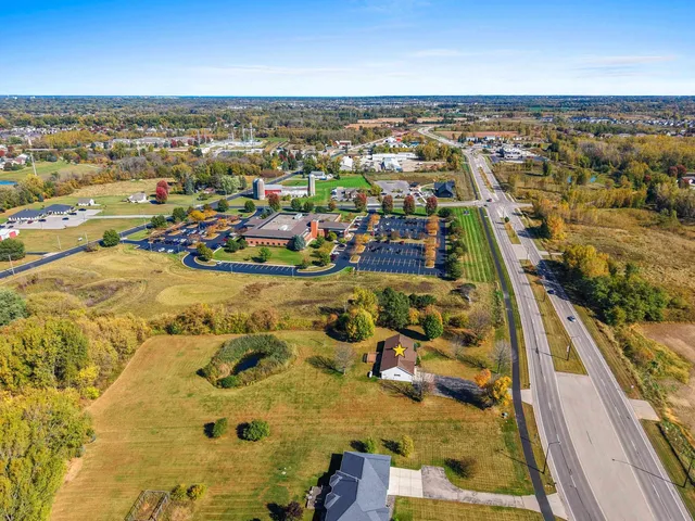 $499,900 | 3910 Monroe Road, De Pere, WI 54115