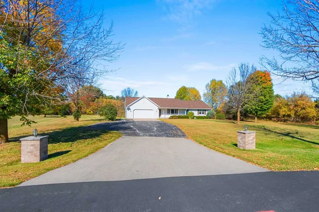 $499,900 | 3910 Monroe Road, De Pere, WI 54115