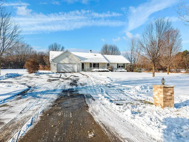 $499,900 | 3910 Monroe Road, De Pere, WI 54115
