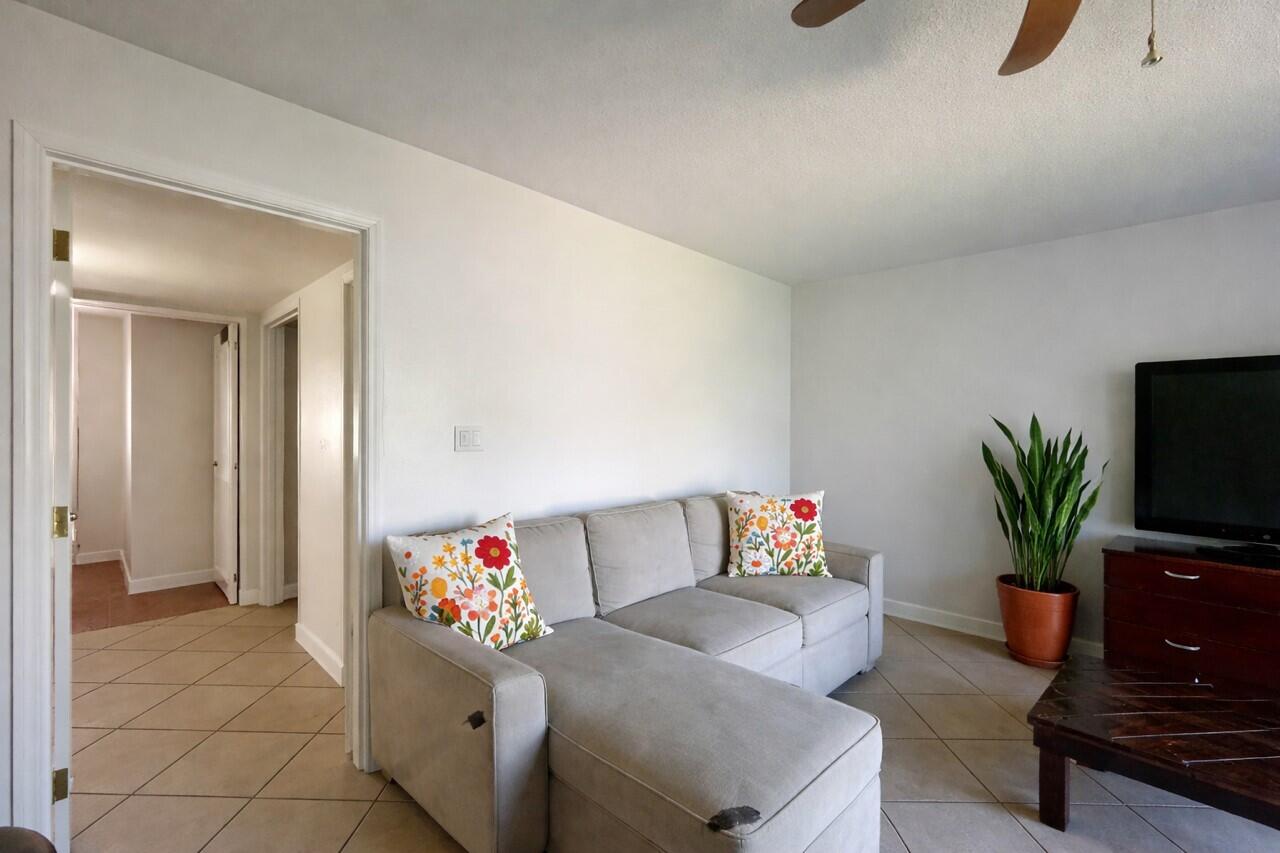 101 Old Ferry Road, Unit 37B Shalimar, FL 32579 - Photo 3 of 29 37B LR