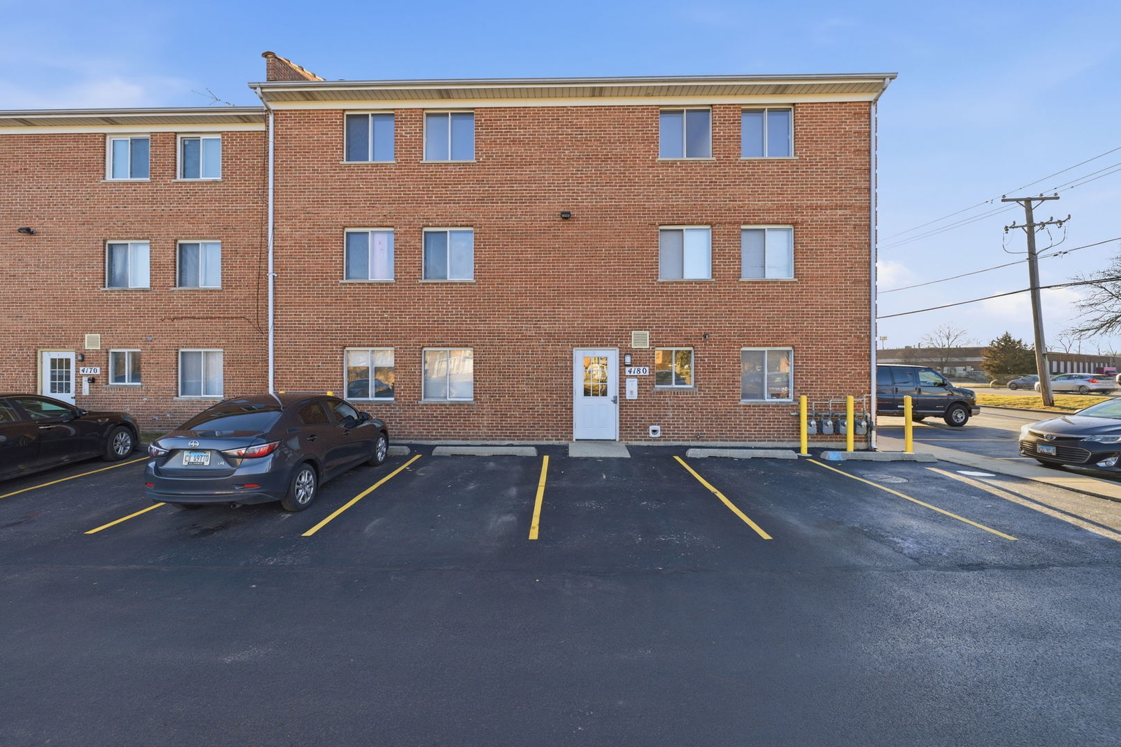 382 Oak Trails Road, Unit 301 Des Plaines, IL 60016 - Photo 18 of 20