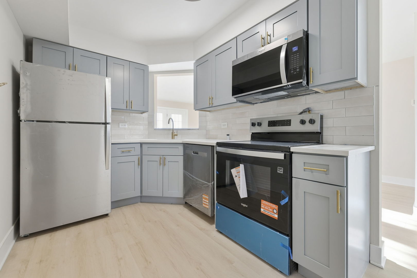 382 Oak Trails Road, Unit 301 Des Plaines, IL 60016 - Photo 7 of 20