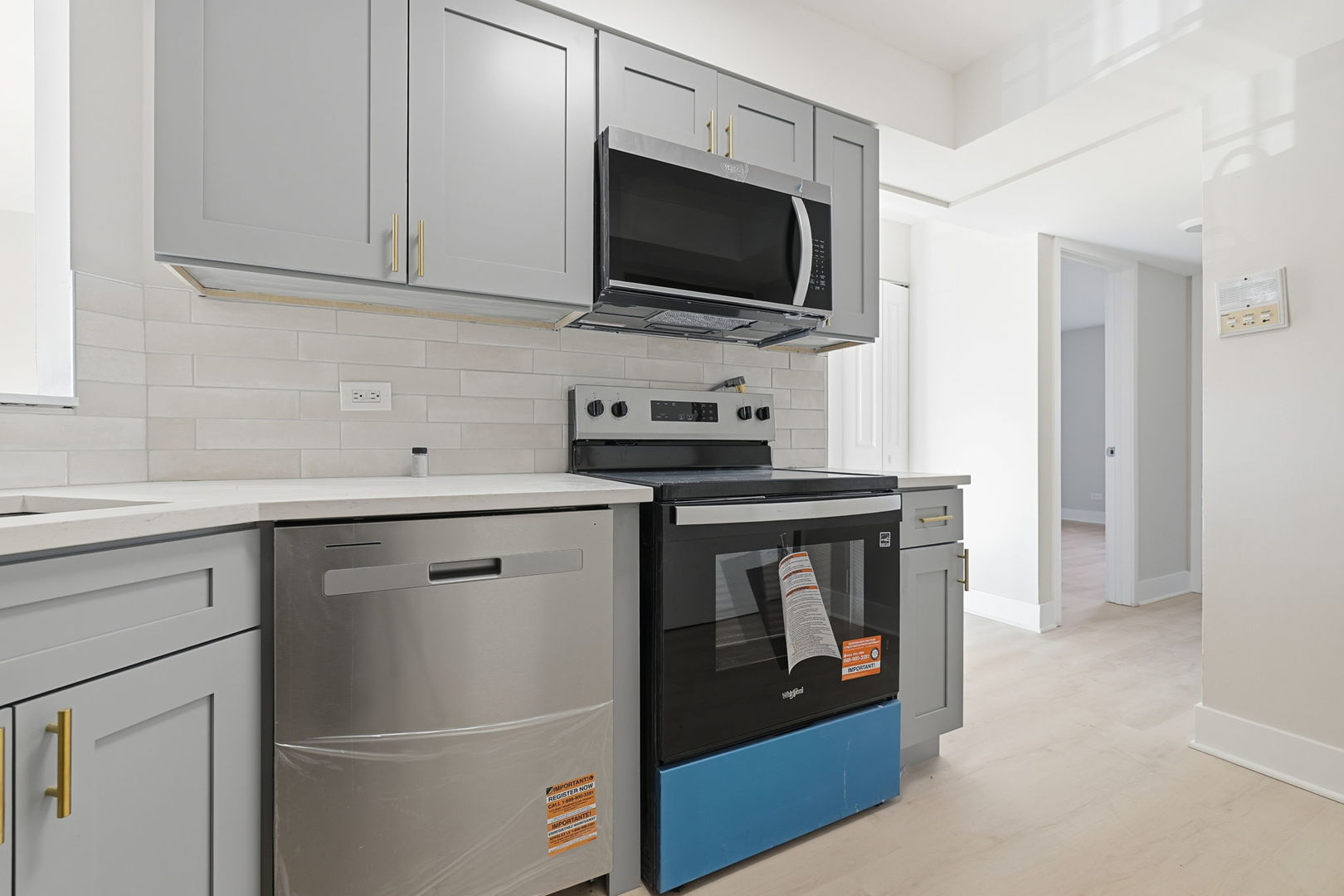 382 Oak Trails Road, Unit 301 Des Plaines, IL 60016 - Photo 8 of 20